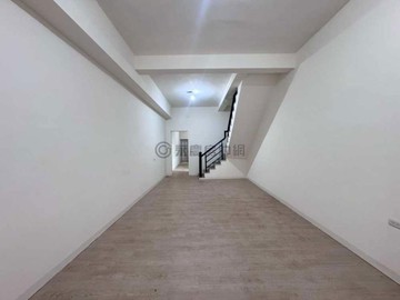 梓官菜市場#翻新車庫透天#間間套房05591｜高雄市梓官區自由路