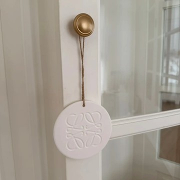 西班牙 Loewe 可吊掛擴香石片