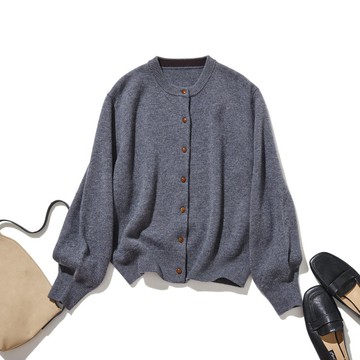 蓬鬆溫暖的設特蘭羊毛經典款針織衫 羊毛開襟衫 深灰色251104-2