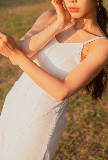 細肩牛仔洋裝       輕婚紗首選