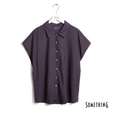SOMETHING 女裝 涼感天絲 金蔥細紋三分袖剪裁短袖襯衫-丈青色
