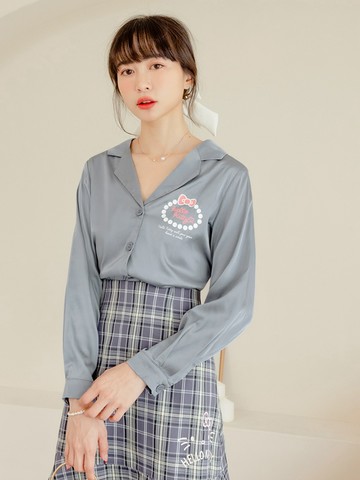 KITTY妝可愛系列．高級光澤感緞面前開襟V領襯衫
