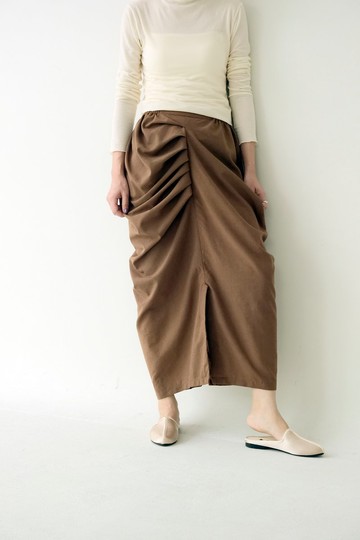 川 衣 WEAR BEING  垂墜不對稱弧形裙褲 黃褐