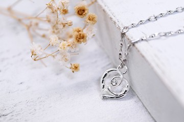 心鎖系列 喇叭花心形造型手鍊 (HBRJA0964B-1)