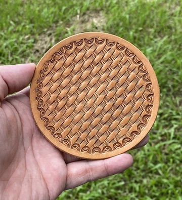 【手工製 】 立體編織紋皮革杯墊(10CM)