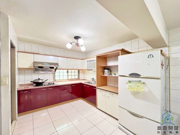 北屯雙鐵共構|大地坪雙車5房別墅｜台中市北屯區北屯路