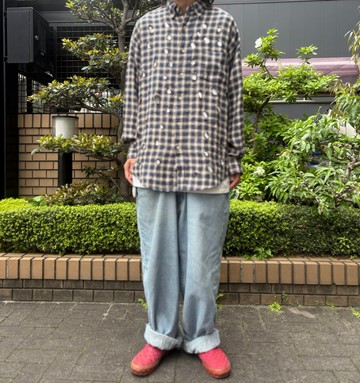 破損燈芯絨襯衫