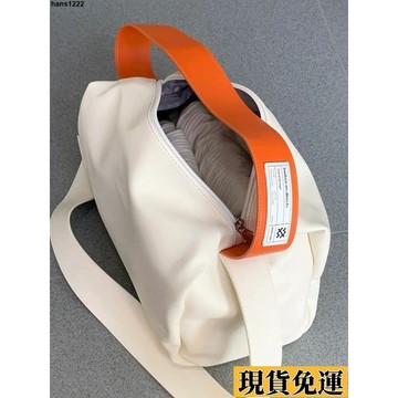 💦台灣限時低價💦 2025新款斜挎包女休閑運動健身大容量旅行包單肩通勤撞色大包包潮