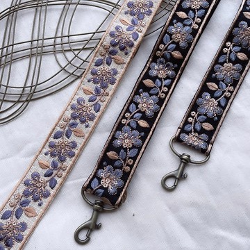 刺繡手機背帶 可調節背帶 好煩小姐