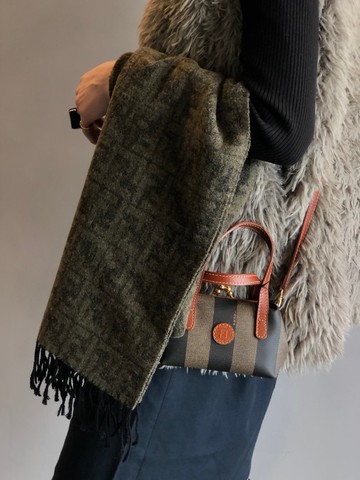 【 日本直送 名牌中古包 】FENDI 芬迪 經典 FF 緹花 圍巾 卡其色 羊毛 vintage 古著 6s46dp
