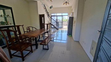 {專約}輕屋齡採光皇家別墅享騎樓車位超大後空地｜台中市梧棲區臨港路三段