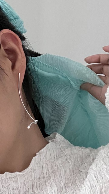 Mollis 耳環 (白水晶) - 砂光處理