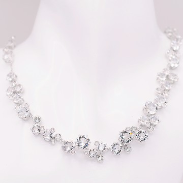 SWAROVSKI 施華洛世奇 Constella 項鏈+耳環+手鍊 套組 鍍白金色