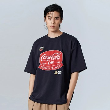 Daniel Wong x Coca Cola印花高磅短袖上衣(深灰) - L－XL