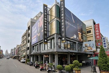 鳳山【五甲自強夜市商圈】94坪大地坪傳家黃金店住｜高雄市鳳山區龍成路