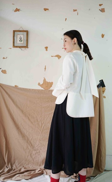 4.5設計手作-手工縫有緣紅線牽寬袖綁帶設計感純白色極簡上衣