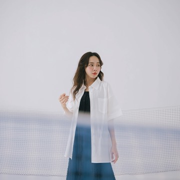 休閒單口袋寬版短袖襯衫 兩色售