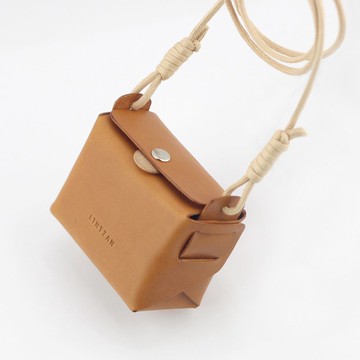 質感小包 / 小廢包 / 側背包 -- 駝黃色