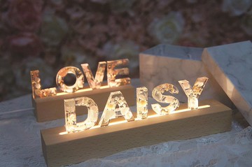 MEADOW 客製化浪漫永生花小夜燈 字母燈擺設 生日 情人節禮物