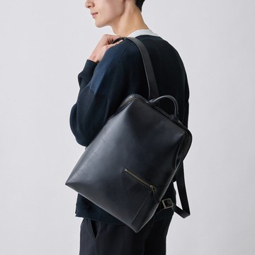 Antique 三角後背包-復古黑