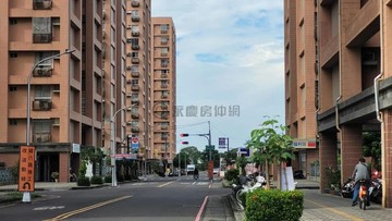 ★專約★左營【合群新城義區】雙衛開窗大坪數+平車｜高雄市左營區海景街