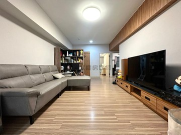 農16特區近公園輕軌裝潢三房車位｜高雄市鼓山區龍勝路