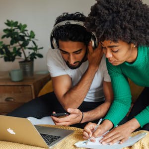 Intermediate English: Multichannel Communication