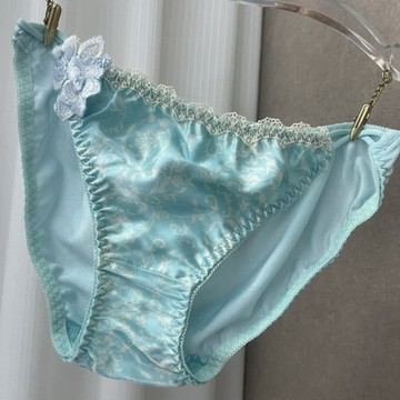 絕美❄️緞面花片內褲🍬特價出清M-L通穿｜買一送一隨機🩵💙🩵