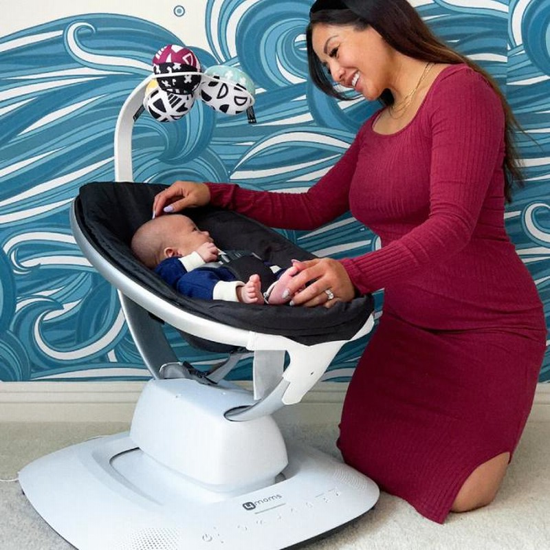 最新型/4moms/mamaroo5/ママルー5/電動バウンサー