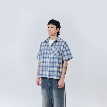 QUEENSHOP_S 男裝 短袖 經典格紋前單口袋短袖襯衫-藍M/L/XL 現+預 【01025814】