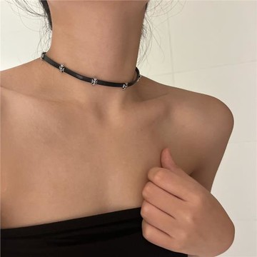 朋克風休閑黑色皮質十字架choker項圈小眾設計甜酷項鏈女簡約潮酷