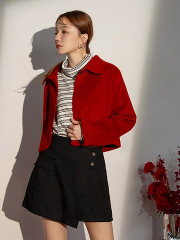 親膚絨面不對稱鈕釦造型褲裙