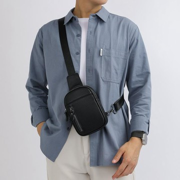 新品✨頭層男包簡約男士小巧胸包型男氣質小挎包腰包 轻量化胸前包 小背包 胸包