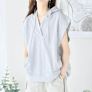 日本 Classical Elf - Java 深V領休閒寬短袖連帽上衣-淺灰