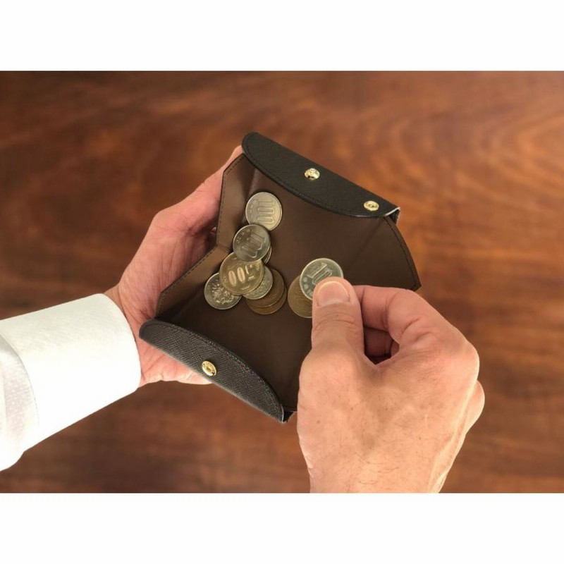 カルトラーレ ハンモックウォレット 二つ折り財布 （レジでの