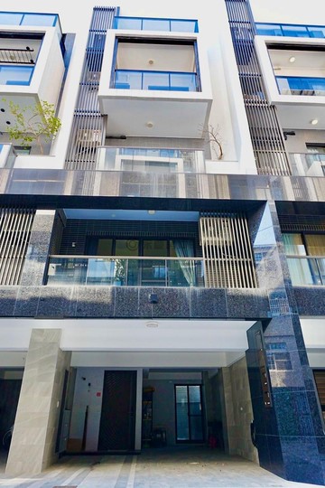 澄清湖-圓山粼粼-雙車庫高素質社區｜高雄市鳥松區興華街