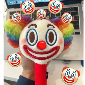 小丑手持鏡子🤡小丑竟是我自己 抖音文創 毛絨鏡子 黃豆表情係列 毛絨手持鏡 便攜補妝鏡 自嘲系桌面擺件 惡搞禮物 包包掛