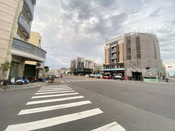 專員小江獨家鳳甲商圈77期重劃區大地坪三角窗建地｜高雄市鳳山區南華段