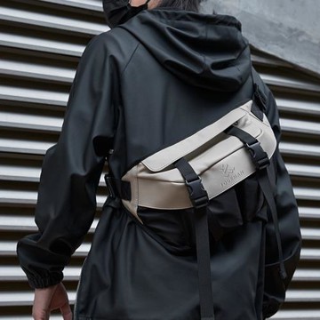 法國MlCANl KONS男士斜挎包日系胸包單肩包運動郵差包多功能背包