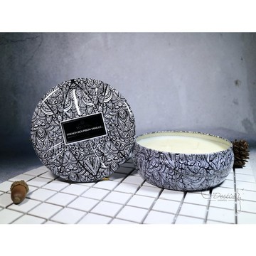 Voluspa 美國 香氛精油蠟燭 波旁香草 Bourbon Vanille 12oz 浮雕 鐵罐 全新