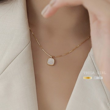 《杜達女孩》法式高級感方形貝母項鍊 方形 貝母項鏈 鎖骨鏈 鎖骨鍊 頸鍊 冷淡風 短項鍊 飾品 項鍊 配件 女