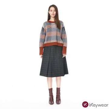 KeyWear奇威名品 裝飾釦盒摺格子中長裙-黑色