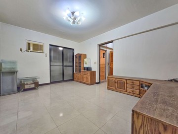 亞灣區稀有釋出國泰車墅大面寬正４Ｆ＋地下室｜高雄市前鎮區沱江街