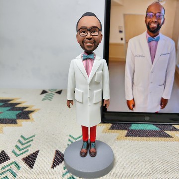 客制化人物公仔 人偶 3D人像畫 似顏繪 肖像 定制 生日 紀念 醫生