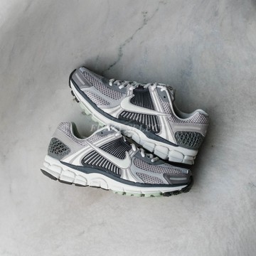 【逢甲FUZZY】Nike Zoom Vomero 5 灰黑 卡其灰 灰 FB8825-001 FD0791-012