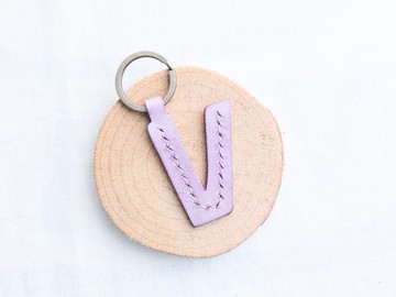 頭文字V字母鎖匙扣—白蠟皮組 好好縫 皮革材料包 鑰匙圈 意大利