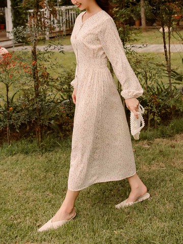 V領碎花雪紡腰鬆緊排釦罩衫洋裝