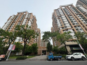 ║微笑時代║光華商圈 美宅三房+雙平車 ｜高雄市前鎮區廣西路