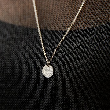 Hammered Disc Pendant Silver Necklace 純銀圓餅手工敲製長項鍊