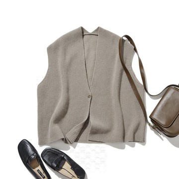 居家外出都能輕鬆保暖的時尚 100% 羊毛針織背心 251103-1